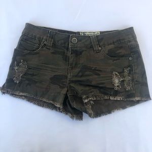 Hot Kiss Cici Short Camo Shorts